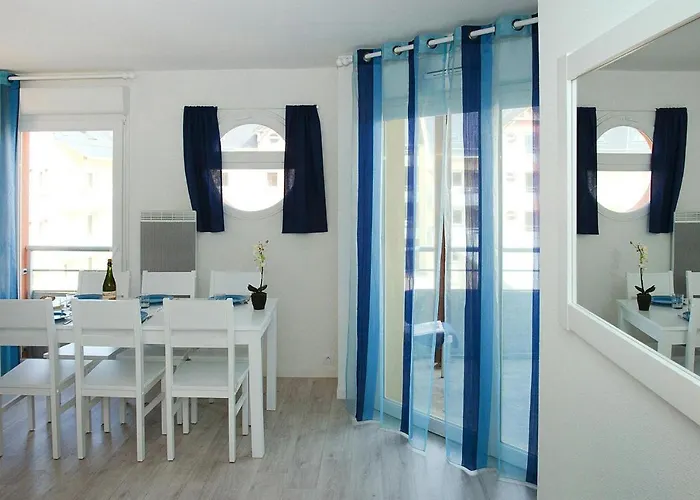 In For 4 Person * 格朗德康迈西