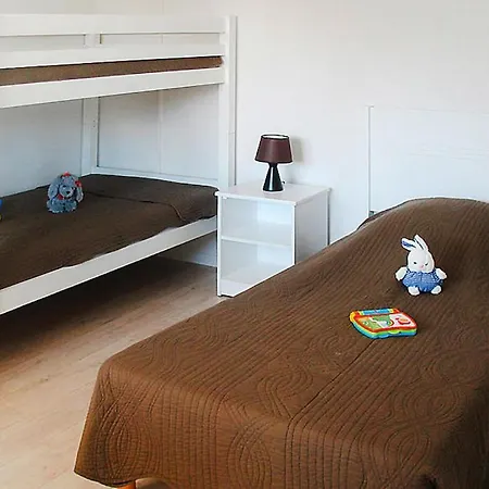 In For 4 Person Apartment *